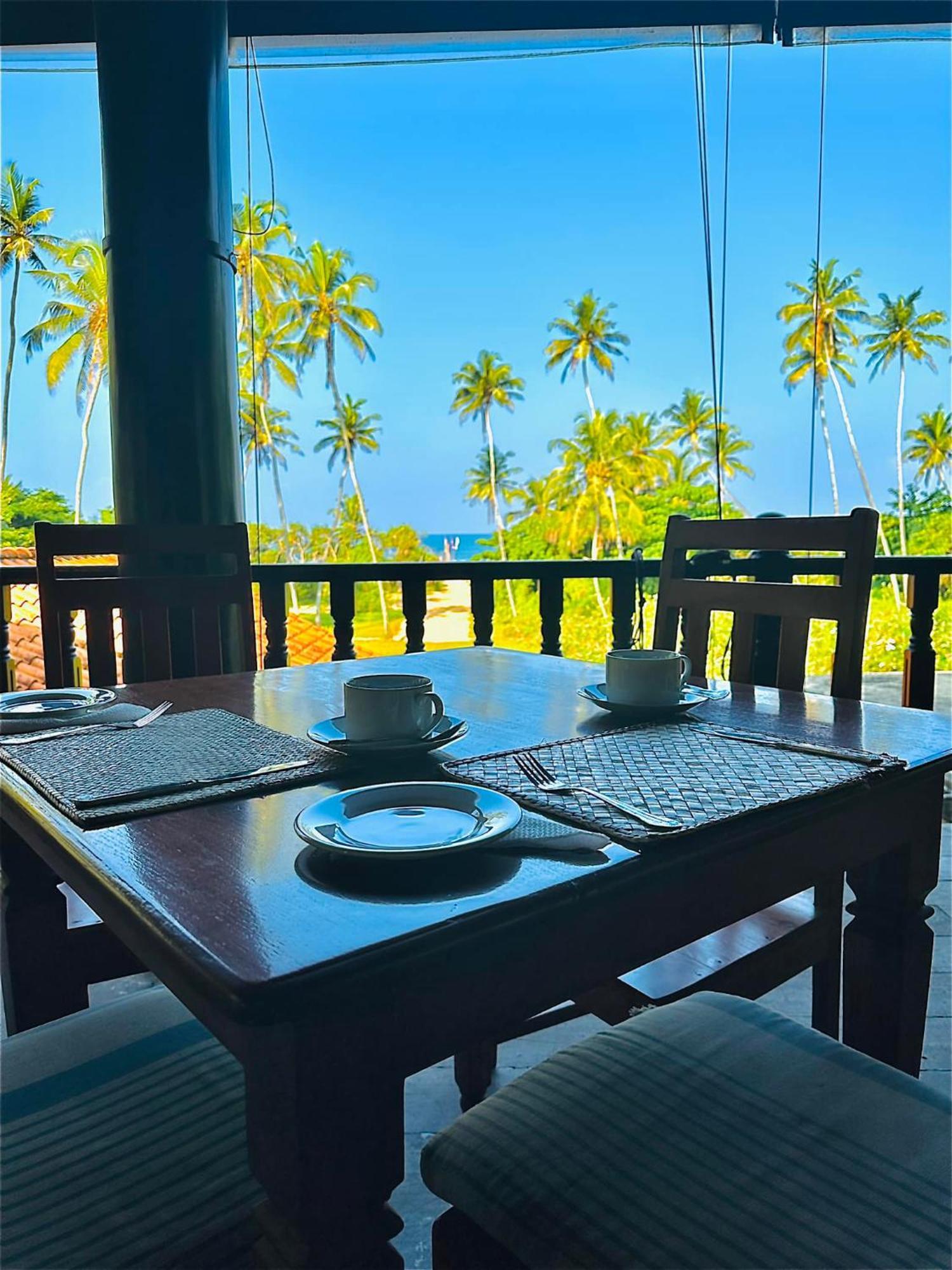 Wunderbar Beach Hotel Bentota Exterior photo